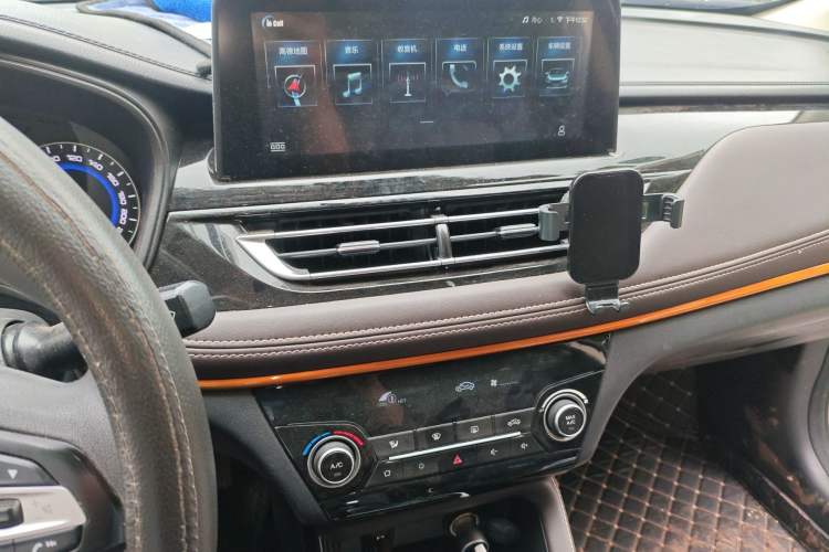 Used CHANGAN Eado DT 2019 1.6L Manual Enjoyment Model China VI Standard Audio And AC Panel