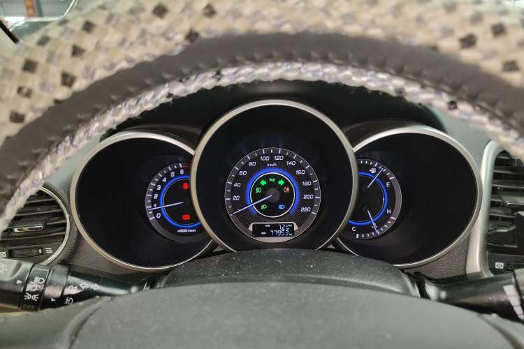 Used Changan Eado 2015 1.6L Manual Luxury Model China V Standard
