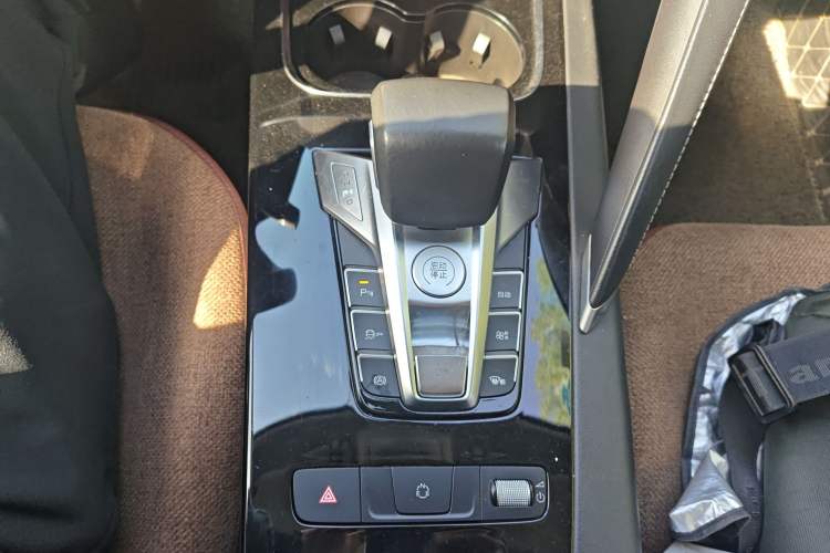 Used BYD Song Pro 2019 1.5T Automatic Elite Edition Gear Lever