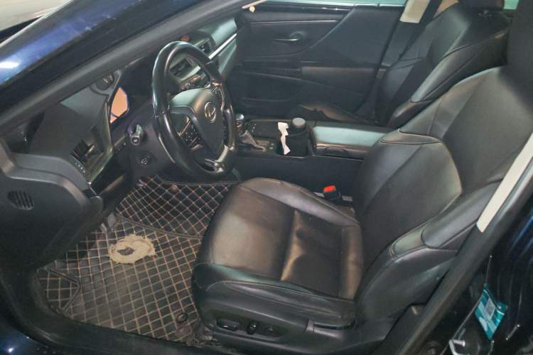 Used Lexus ES 2018 200 Excellence Edition China VI Standard
