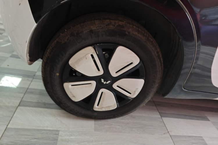 Used Wuling Hongguang MINIEV 2025 Four-Door Version Zhenxiang+ Edition Exterior 5