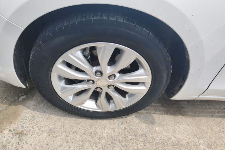 Used Buick GT 2019 15T Dual-Clutch Connected Elite Model China VI Left Front Wheel Hub