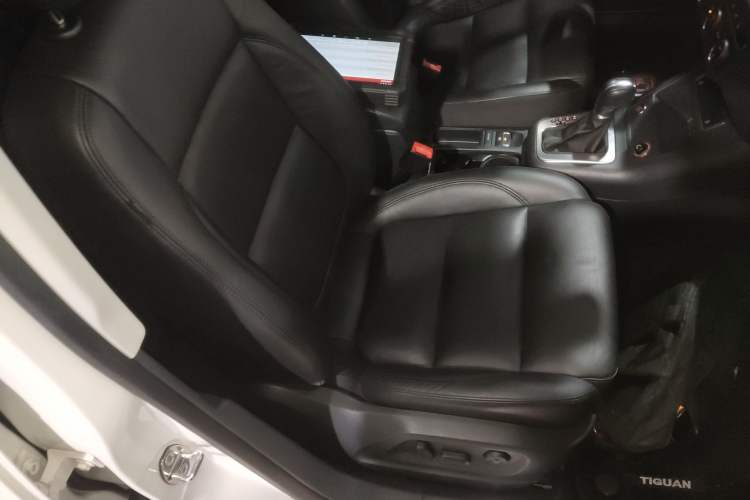 Used Volkswagen Tiguan L 2015 1.8TSI Automatic Two-Wheel Drive Luxury Model
