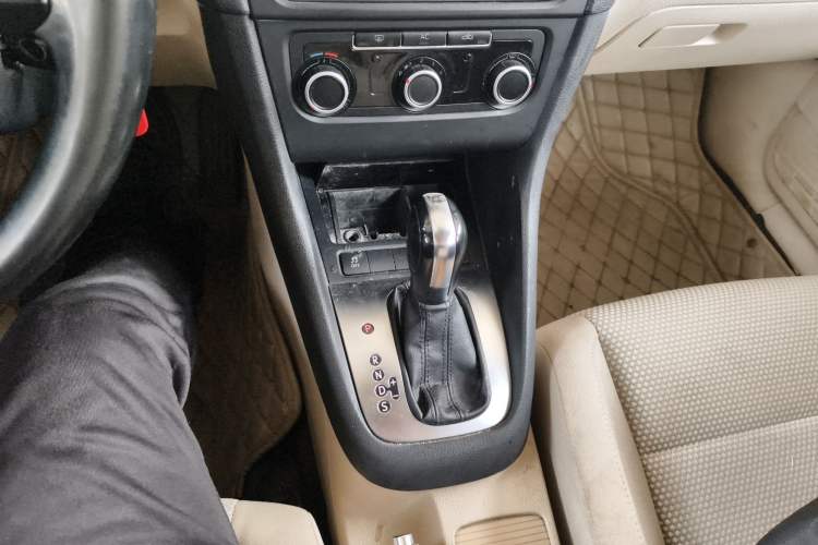 Used Volkswagen Golf 2012 1.4 TSI Automatic Comfort Edition Gear Lever