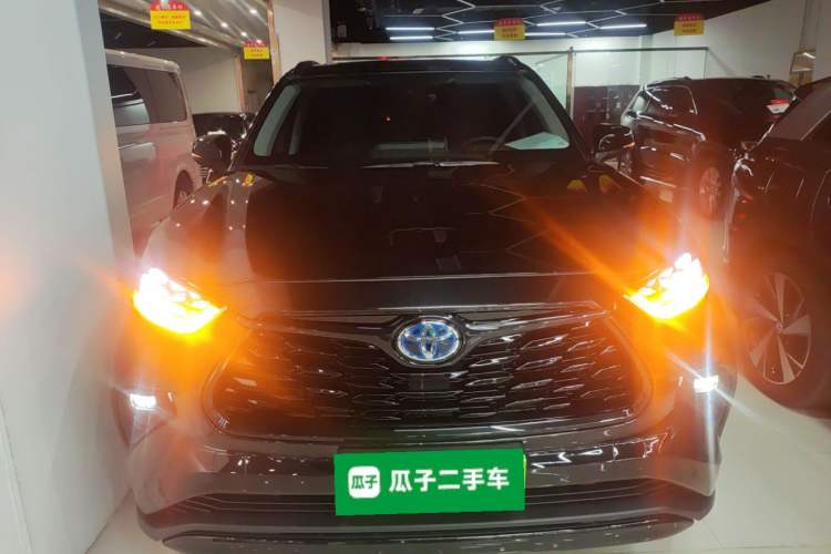 Used Toyota Highlander 2023 2.5L Smart Electric Hybrid Dual-Engine 4x4 Knight Edition 7 Seats
