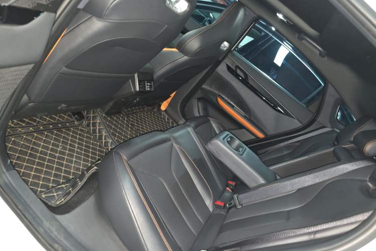 Used CHANGAN UNI-V 2023 1.5T Prestige Model