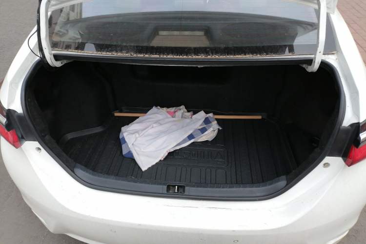 Used Toyota Corolla 2016 Dual-Engine 1.8L E-CVT Elite Edition Trunk