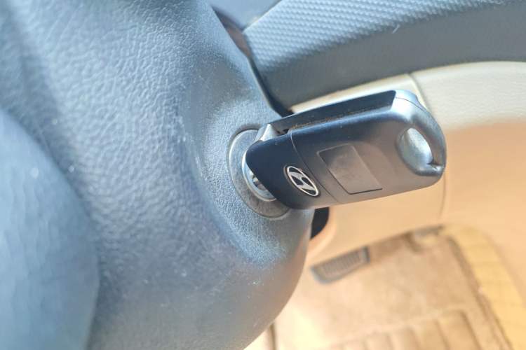 Used Hyundai Verna (older generation) 2014 1.4L Automatic Smart GLS Vehicle Key