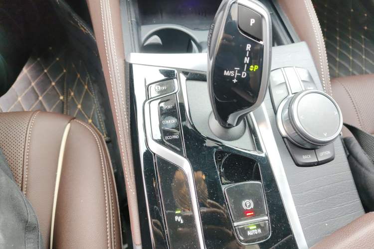 Used BMW 5 Series 2022 Restyled 530Li Leading Edition M Sport Package Gear Lever