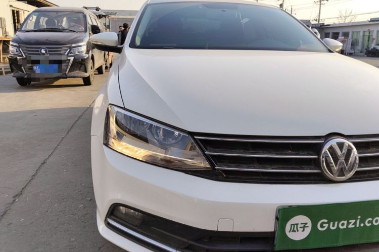 Used Volkswagen Sagitar 2018 280TSI DSG Comfort Model Right Front Headlight