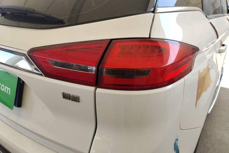 Used Geely Auto Emgrand X7 Sport 2016 2.0L Manual ZhiShang Version Right Rear Taillight