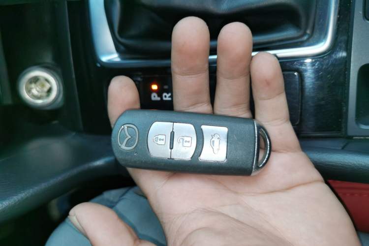 Used Mazda 3 Axela 2017 Sedan 1.5L Automatic Luxury Model Emission Standard China V
