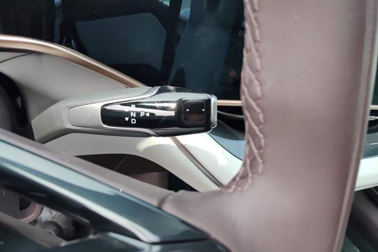 Used Hongqi EH7 2024 690 Pro Gear Lever