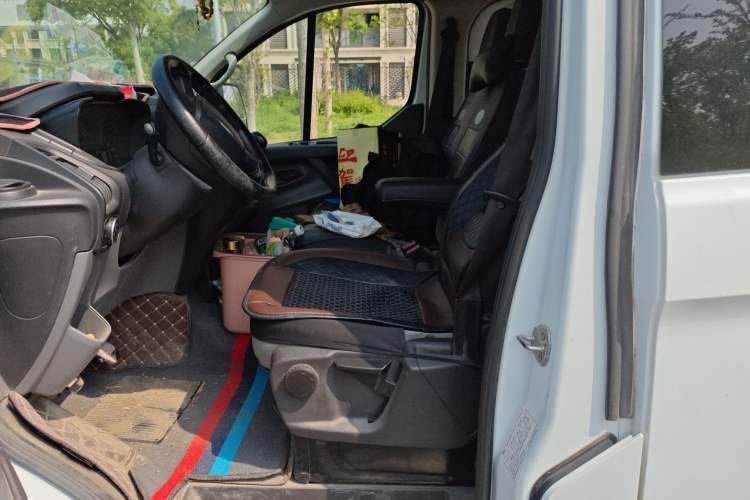 Used Ford Transit 2017 2.0T Diesel Multi-Function Commercial Vehicle Short Wheelbase Mid-Roof China V Standard