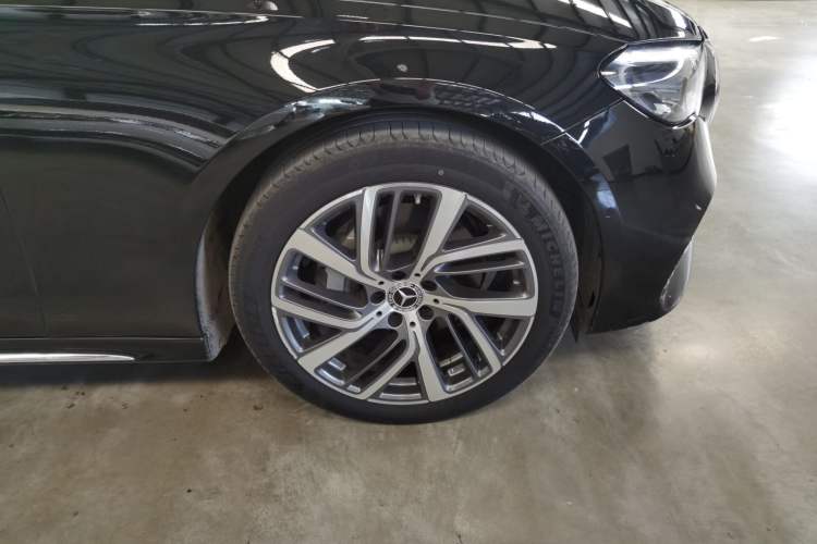 Used Mercedes-Benz E-Class 2024 Refresh E 300 L Stylish Edition
