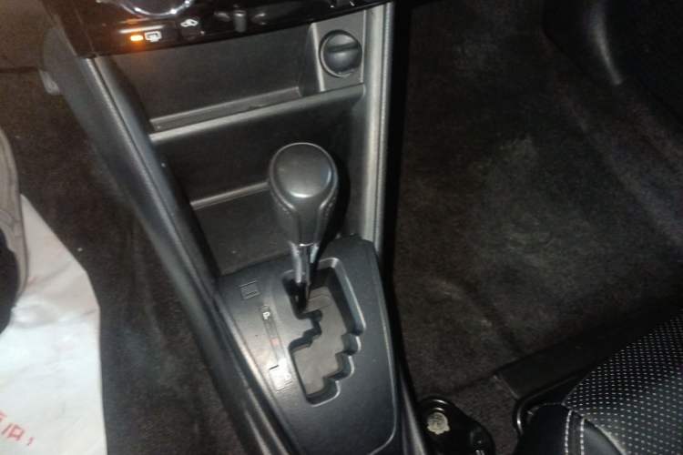 Used Toyota Vios 2021 1.5L CVT Innovation Edition Gear Lever