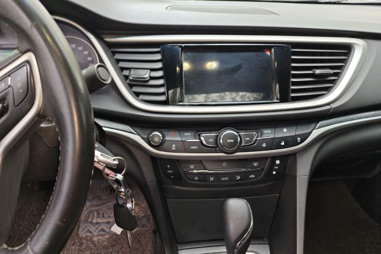 Used Buick GT 2019 18T Automatic Connected Elite Model China VI Standard Audio And AC Panel
