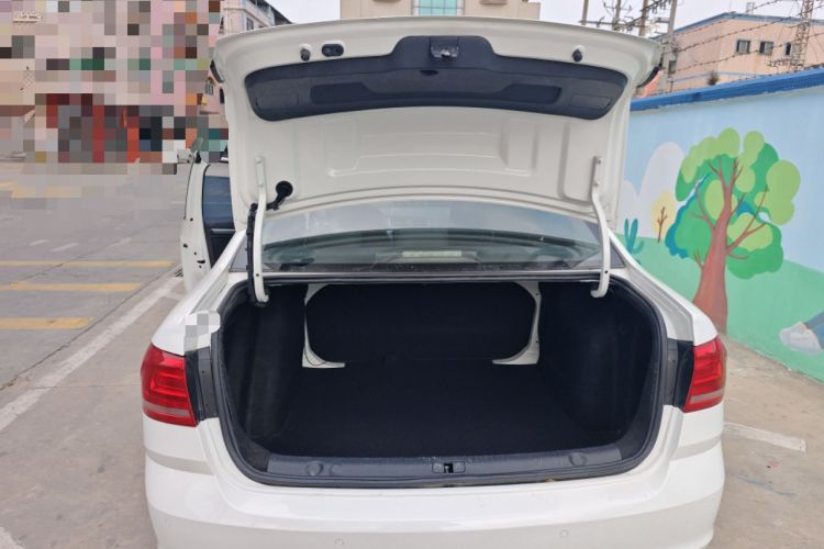 Used Volkswagen Lavida 2017 1.6L Manual Fashion Edition