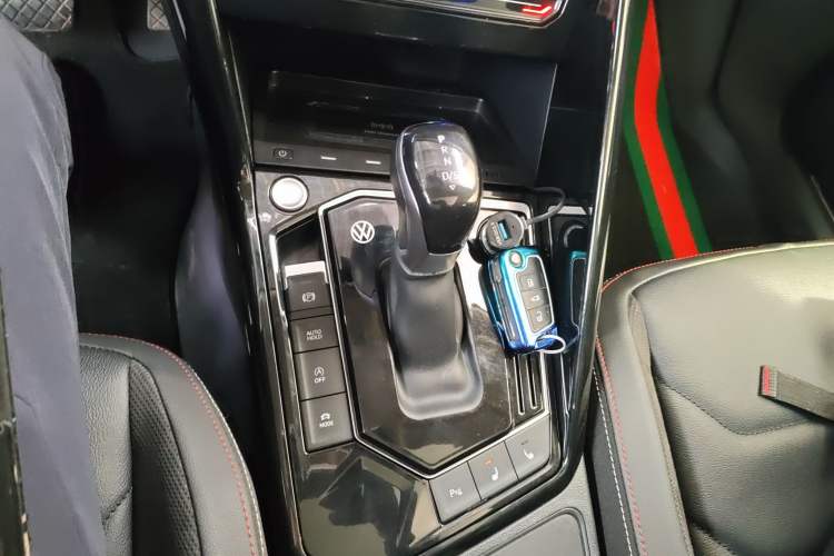 Used Volkswagen Tayron 2022 280TSI Two-Wheel Drive Luxury Smart Connectivity Version Gear Lever