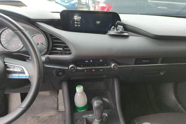 Used Mazda 3 Axela 2023 2.0L Automatic Zhiya Edition Audio And AC Panel