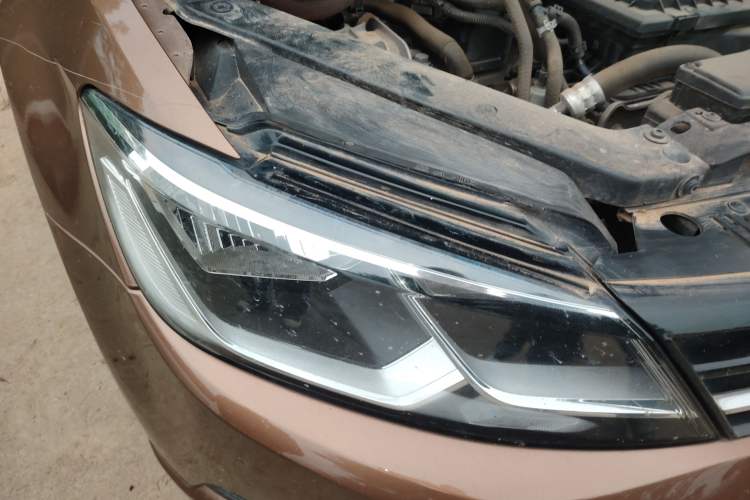 Used Volkswagen Lamando 2018 280TSI DSG Comfort Edition Right Front Headlight