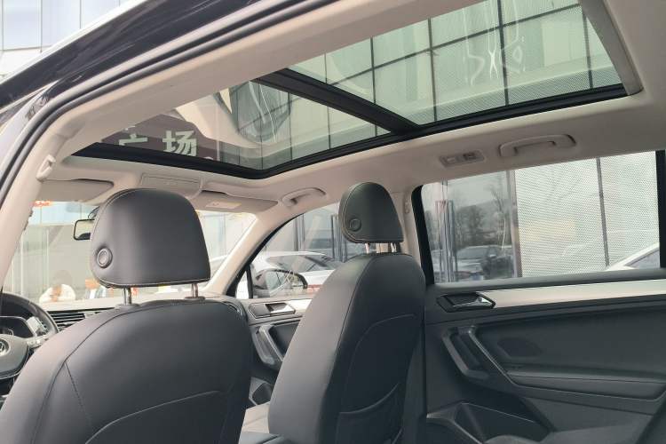 Used Volkswagen Tiguan L 2021 330TSI Automatic Two-Wheel Drive Smart Edition Headliner