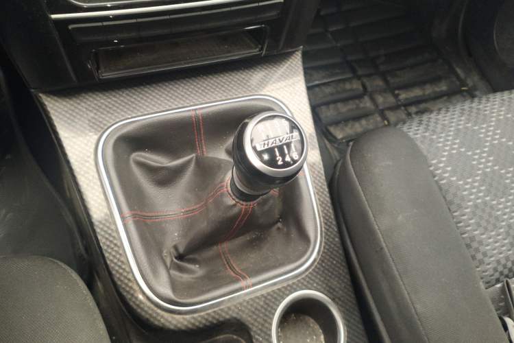 Used Haval H5 Classic 2015 2.0T Manual Two-Wheel Drive Advanced Version Gear Lever