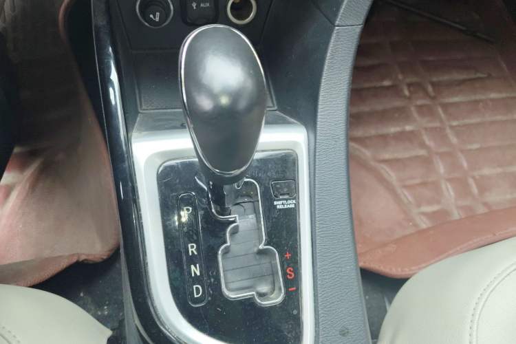 Used CHANGAN Alsvin V7 2015 1.6L Automatic Fun Model China IV Standard Gear Lever