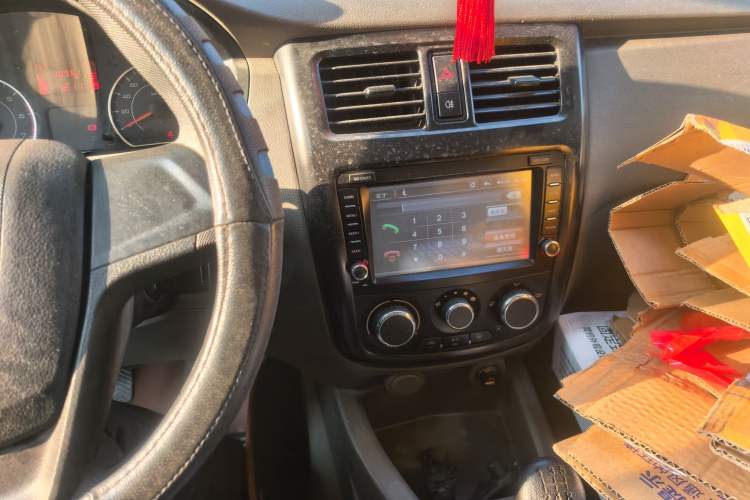 Used Wuling Rongguang V 2016 1.5L Practical Version Non-Power-Assisted
