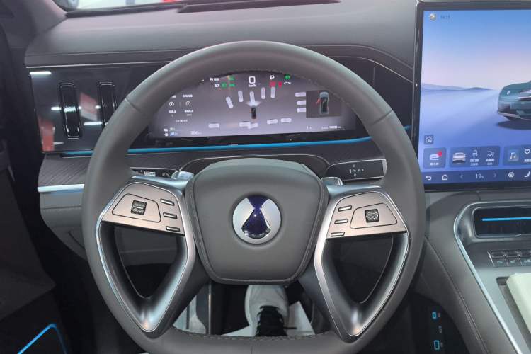 Used Denza N9 2025 Flagship Model
