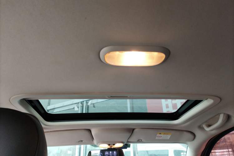 Used Jeep Compass 2015 2.0L two-wheel drive sport version