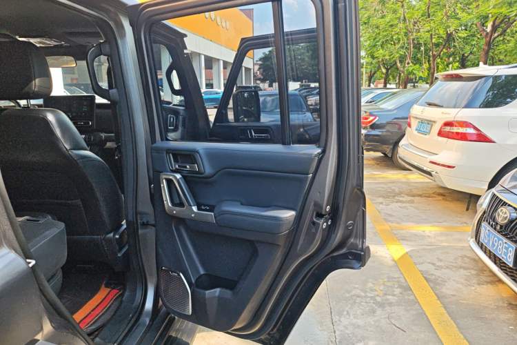 Used 212 T01 2024 2.0T Mechanic Interior 3