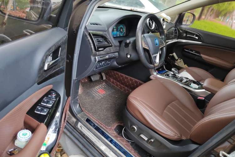Used BYD Tang New Energy 2017 2.0T All-Wheel Drive Hyatt Model Driver Seat