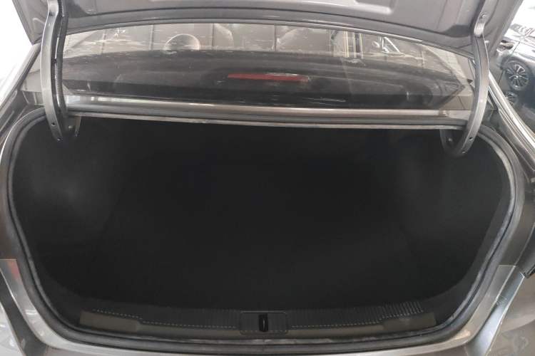 Used Roewe i5 2021 Revised 1.5L CVT Starry Edition Trunk