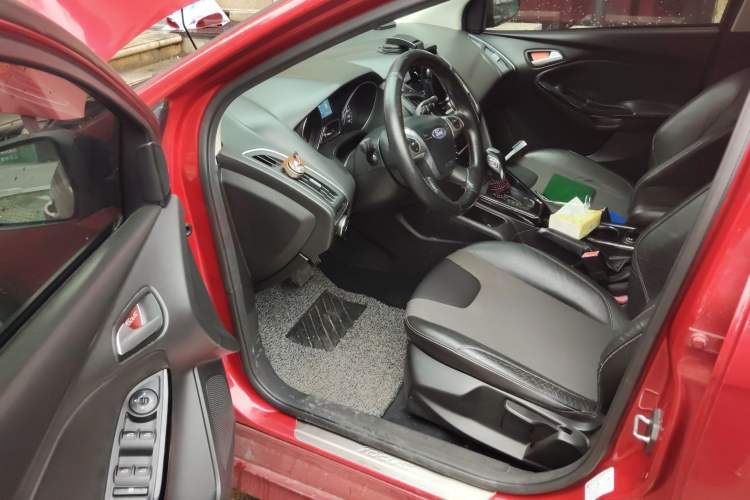 Used Ford Focus 2012 Hatchback 1.6L Automatic Fashion Edition