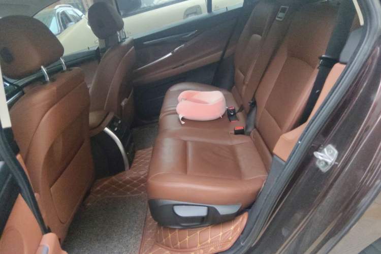 Used BMW 5 Series GT 2015 528i Leading Model
