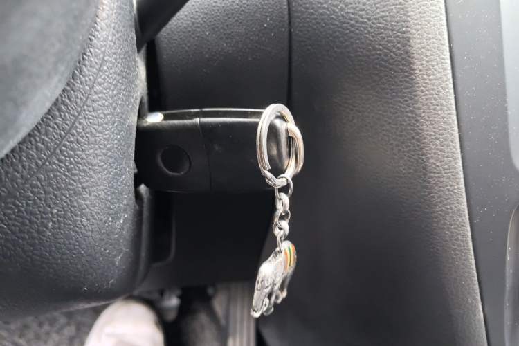 Used Volkswagen Sagitar 2014 1.6L Automatic Comfort Model Vehicle Key