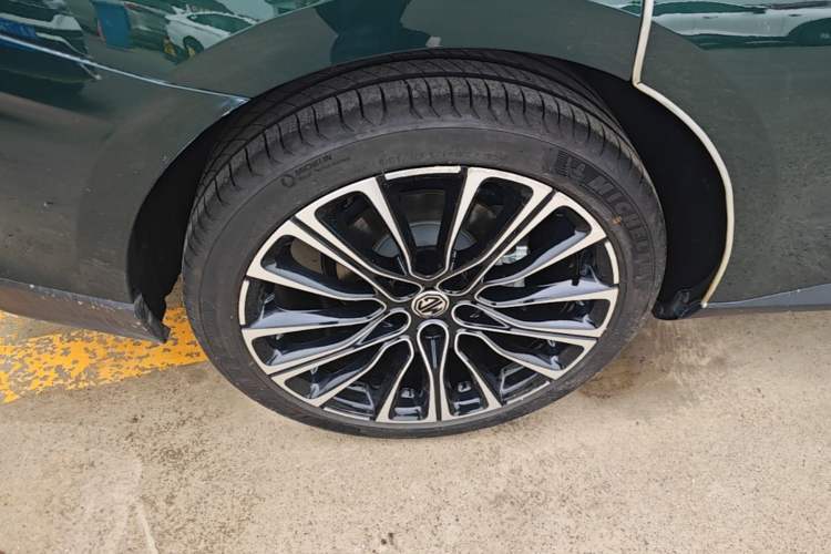 Used MG 7 2023 2.0T Automatic Hunter Luxury Edition
