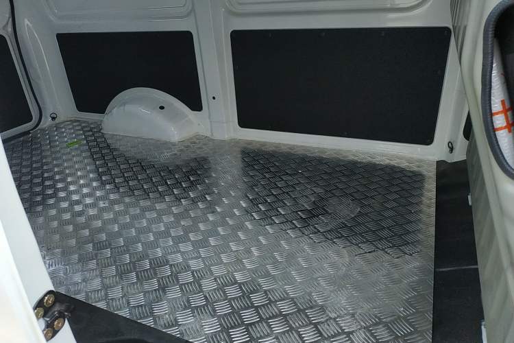 Used CHANGAN KAICHENG Ruixing EM80 2025 Model Commercial Version Standard 2-Seater 300 km Liftgate Left Rear Seat