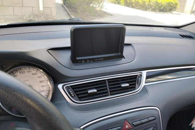 Used Peugeot 308 2013 1.6L Automatic YouShang Model Audio And AC Panel