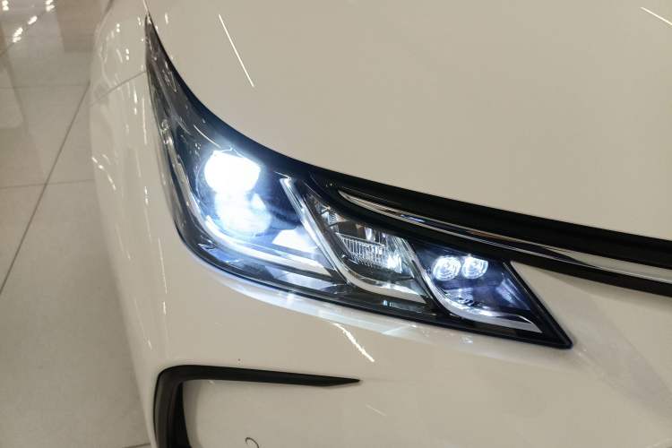 Used Toyota Corolla 2023 1.8L Smart Electric Hybrid Dual-Motor Elite Edition Exterior 3