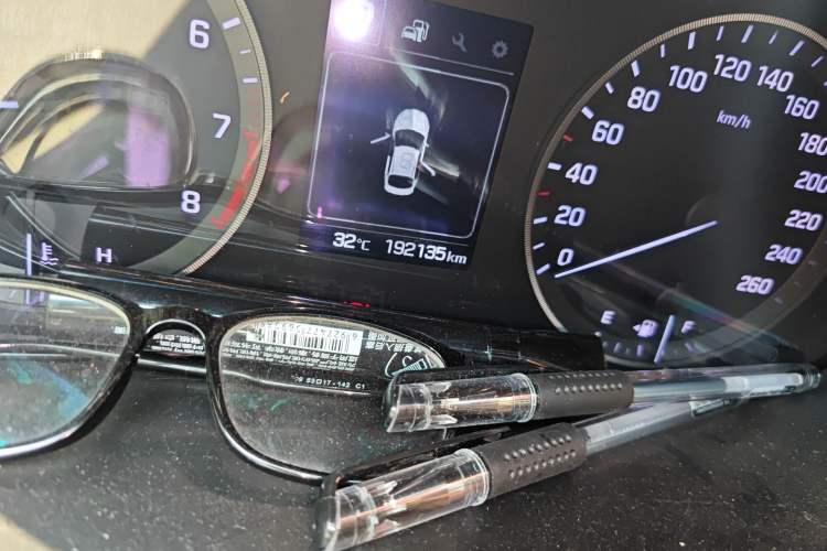 Used Hyundai Sonata 2015 1.6T GX Comfort Model Odometer Close Up