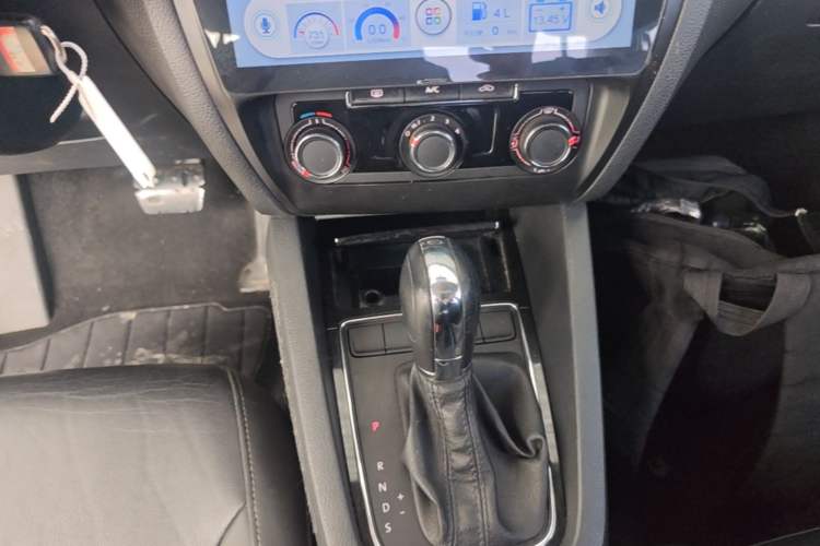 Used Volkswagen Sagitar 2015 1.6L Automatic Comfort Model