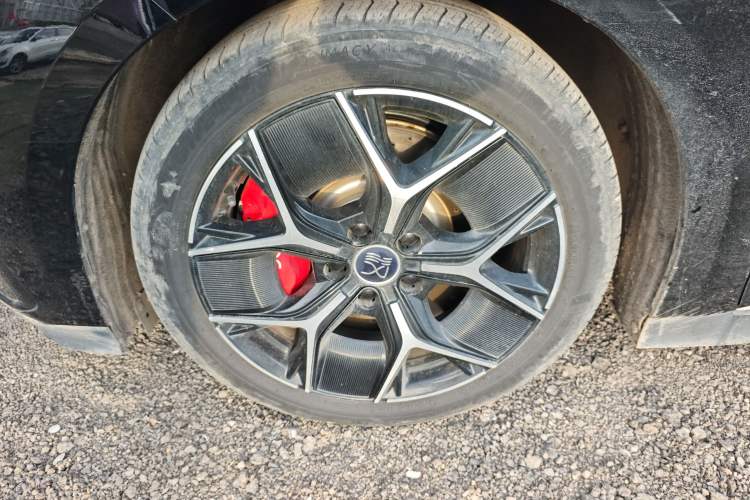 Used BYD Han 2024 EV Glory Edition 715KM Front-Wheel-Drive Flagship Model Left Front Wheel Hub