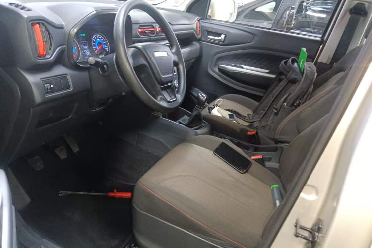 Used Dongfeng Fengon 380 2022 1.5L Standard Edition 7-Seater Passenger Vehicle