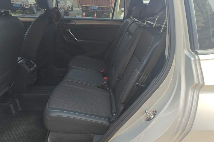 Used Volkswagen Tiguan L 2018 330TSI Automatic Two-Wheel Drive Luxury Edition
