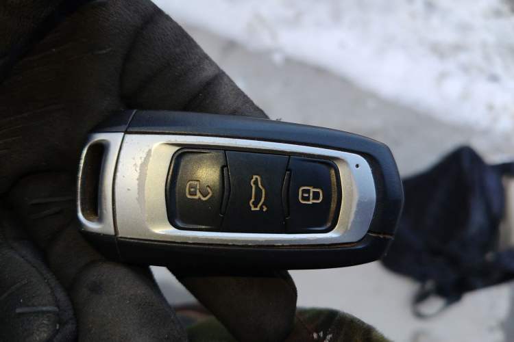 Used Geely Auto Emgrand GS 2017 Sport Edition 1.3T Automatic Smart Connectivity Model Vehicle Key