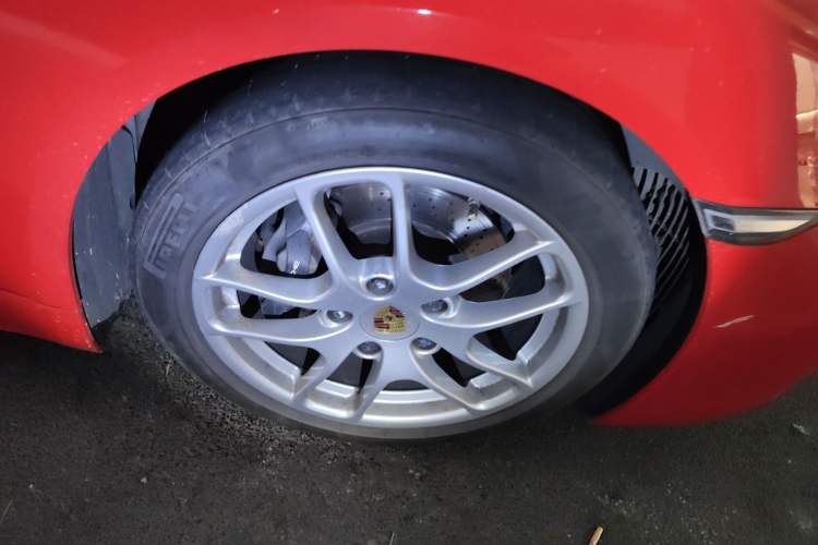 Used Porsche 718 2016 Boxster 2.0T Right Front Wheel Hub