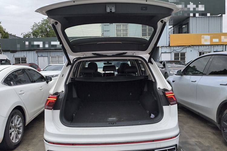 Used Volkswagen Tiguan L 2022 330TSI Automatic Two-Wheel Drive R-Line Enhanced Edition Trunk