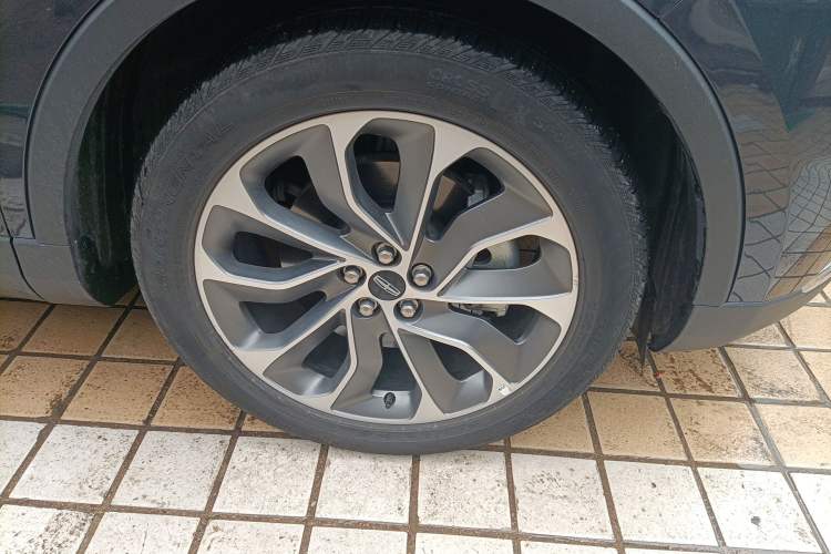 Used Lincoln Nautilus 2021 2.0T Four-Wheel Drive Luxury Edition Right Front Wheel Hub